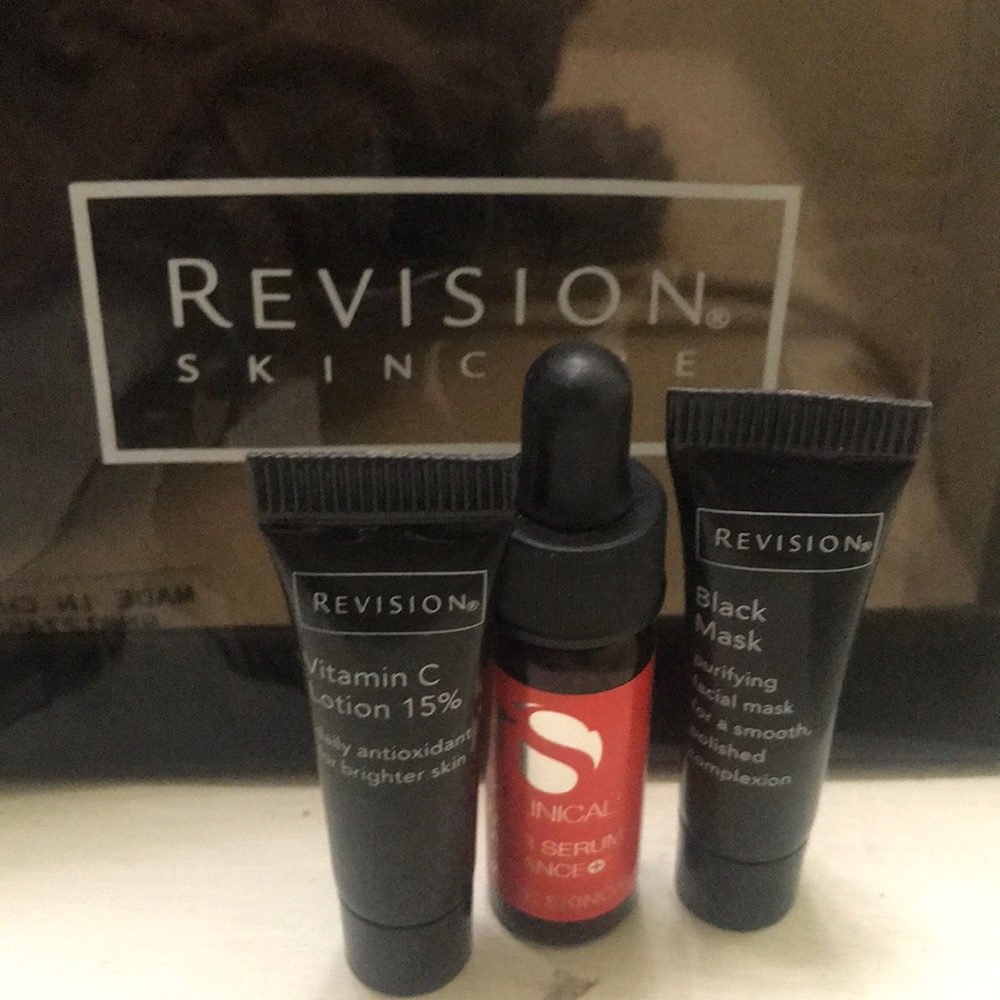 Revision skin care set